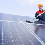 太陽光パネルの掃除は必要?掃除が必要な理由と掃除をする際の注意点