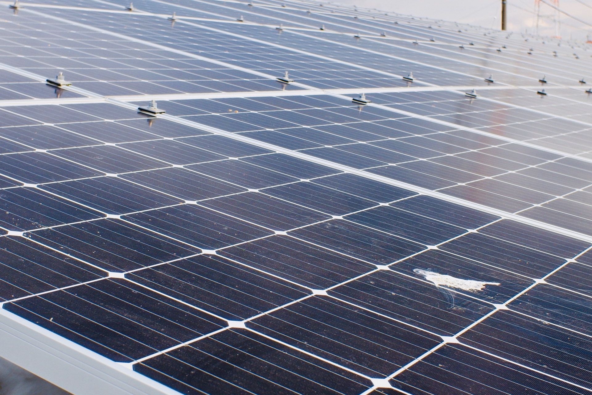 太陽光パネルの劣化がもたらす影響とは？劣化の原因と対策